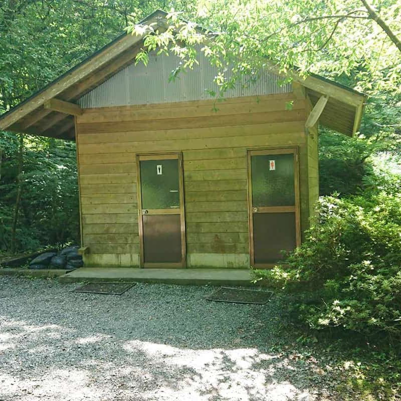 共用トイレ男女別あり